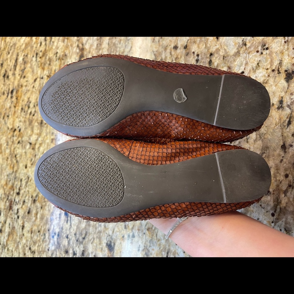 Tory Burch York Brown Leather Python Scale Cap To… - image 5